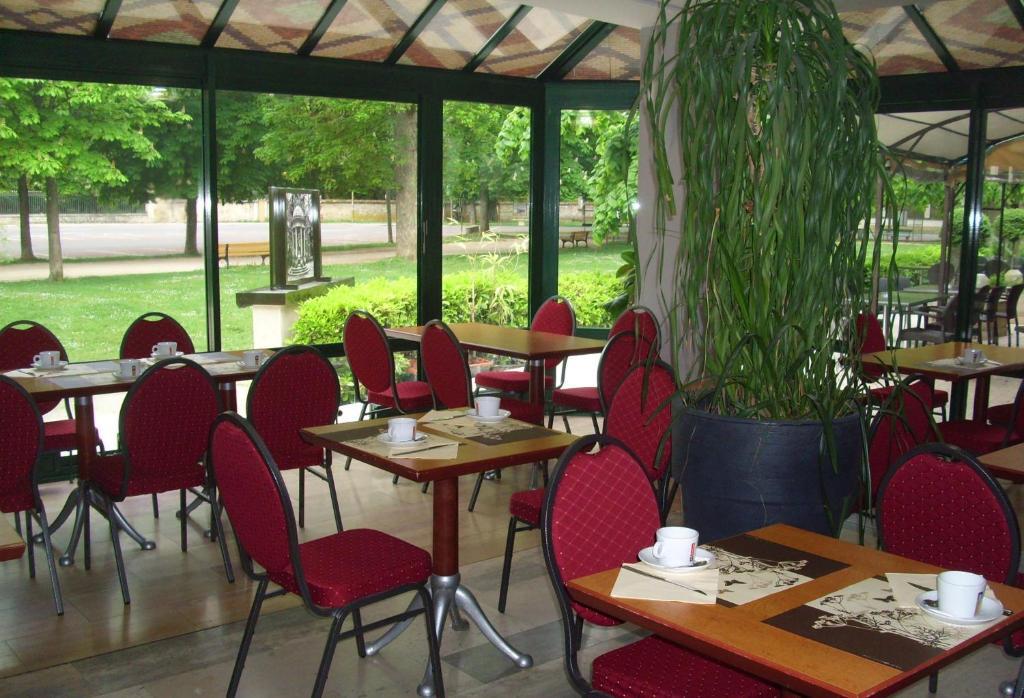Hôtel Restaurant Du Parc de la Colombière Dijon Exterior foto