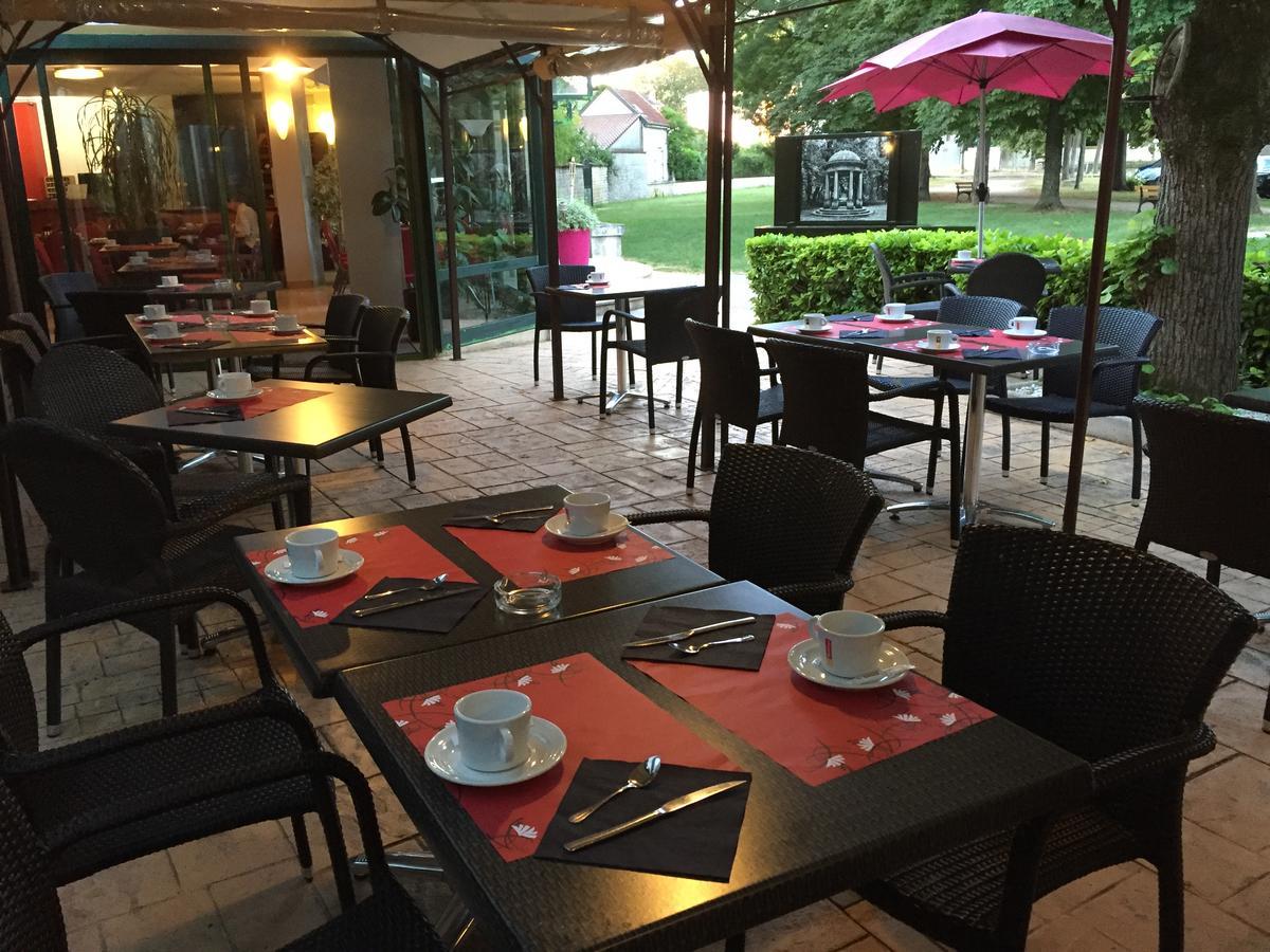 Hôtel Restaurant Du Parc de la Colombière Dijon Exterior foto
