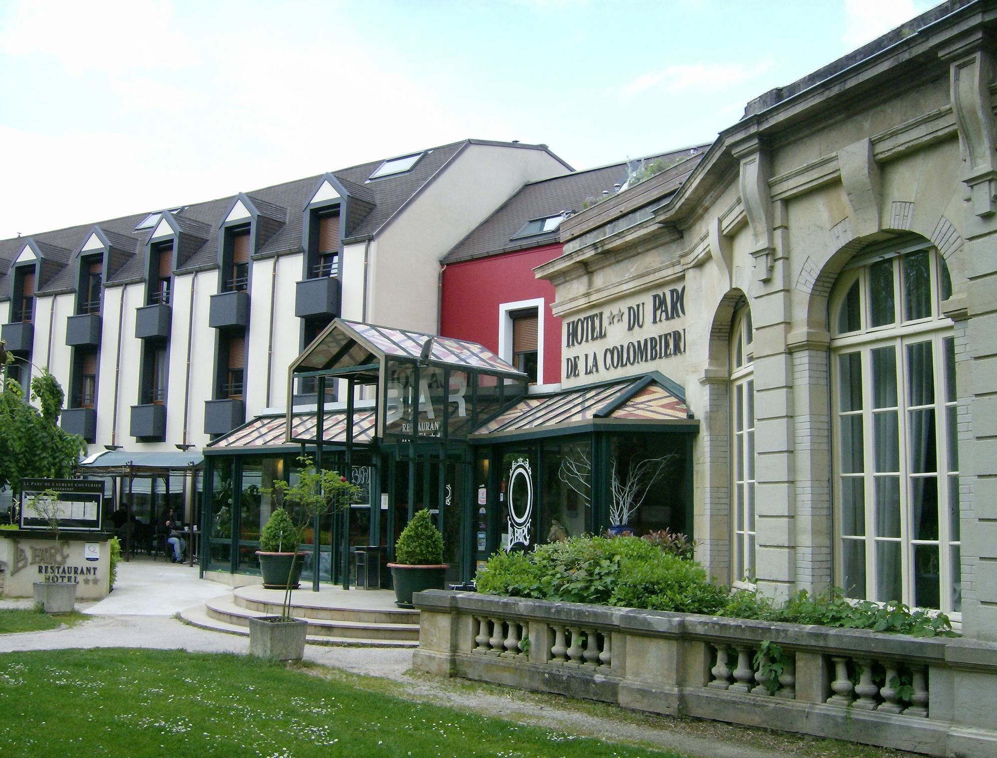 Hôtel Restaurant Du Parc de la Colombière Dijon Exterior foto